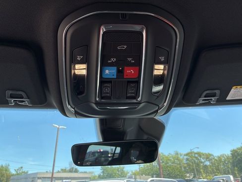 Used 2025 Jeep Grand Cherokee L Laredo image 19