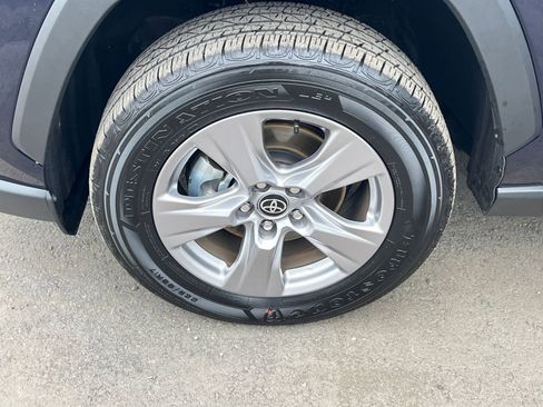 Used 2025 Toyota RAV4 XLE image 31