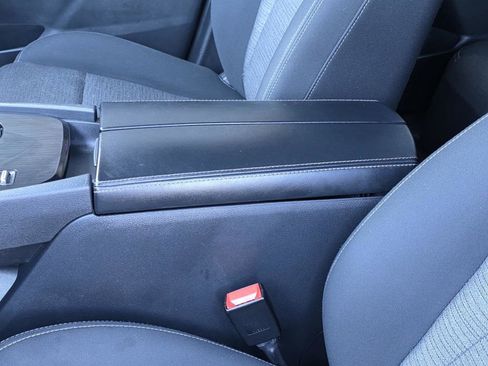 Used 2023 Nissan Rogue SV image 7