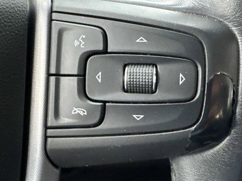 Used 2022 GMC Yukon XL SLT image 29