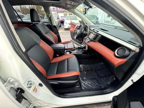 Used 2014 Toyota RAV4 Limited image 21