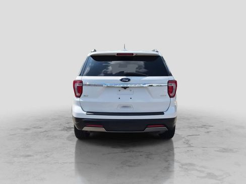 Used 2019 Ford Explorer XLT w/ Equipment Group 202A AWD/4WD image 7