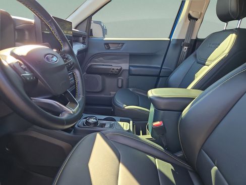 Used 2025 Ford Maverick Lobo image 16