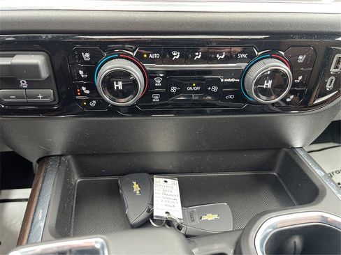 Used 2025 Chevrolet Silverado 1500 High Country image 52