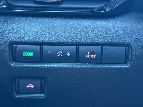 Used 2020 Nissan Sentra SV w/ SV Premium Package image 42