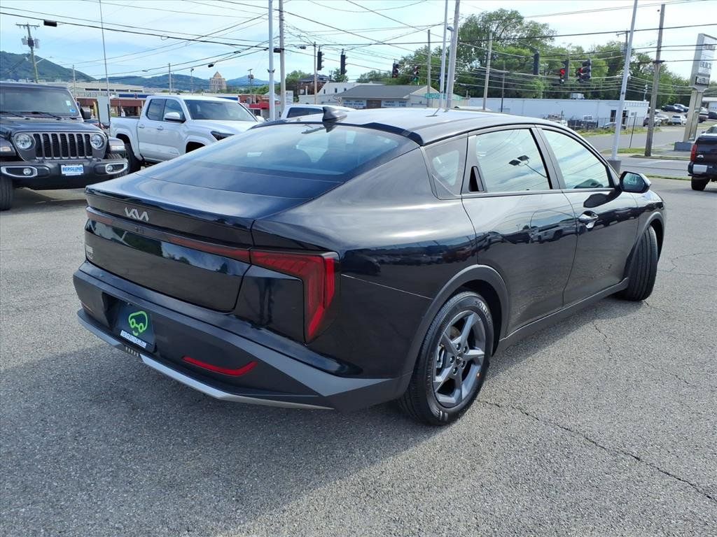 Used 2025 Kia K4 FWD image 4