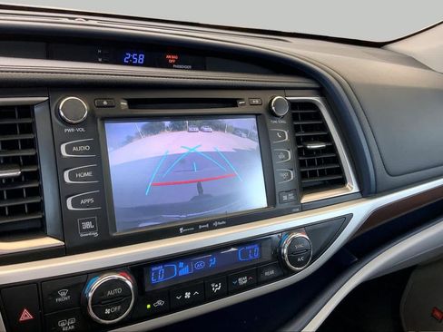 Used 2016 Toyota Highlander Limited w/ Driver Technology Package AWD/4WD image 29