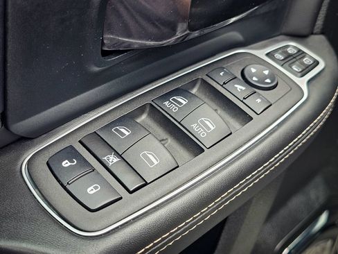 Used 2024 RAM 3500 Limited AWD/4WD image 13