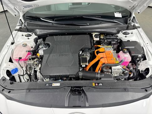Used 2024 Hyundai Elantra Limited FWD image 32