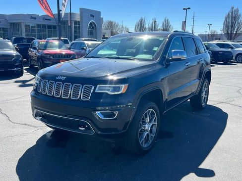 Used 2019 Jeep Grand Cherokee Overland AWD/4WD image 2