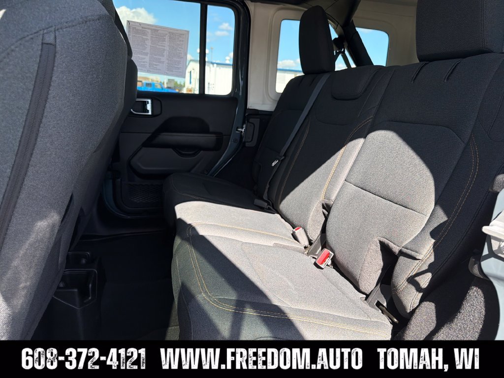 Used 2026 Jeep Wrangler Unlimited Sahara AWD/4WD image 28