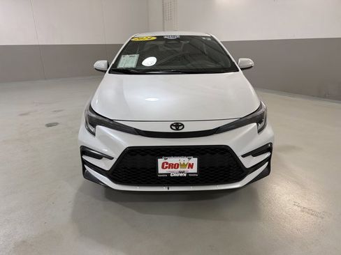 Used 2024 Toyota Corolla SE image 2
