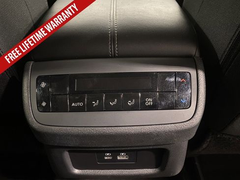 Used 2025 Nissan Pathfinder SV FWD image 37