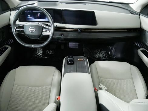 Used 2023 Nissan Ariya AWD image 19