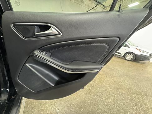 Used 2019 Mercedes-Benz GLA 250 4MATIC image 38