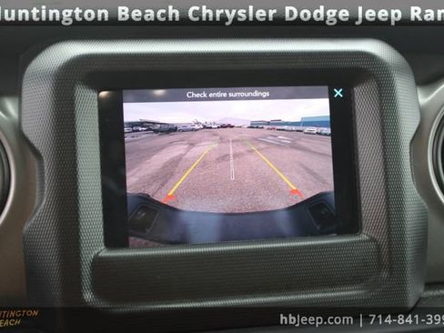 Used 2022 Jeep Gladiator Willys image 34