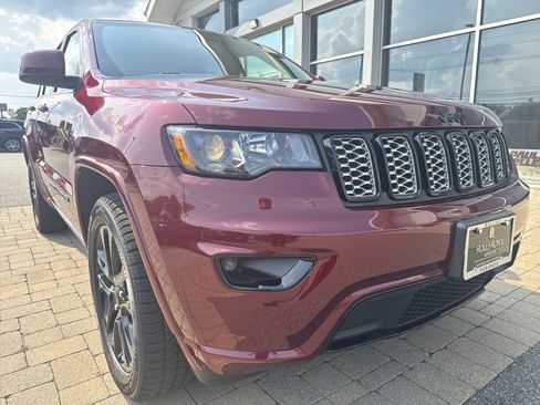 Used 2021 Jeep Grand Cherokee Laredo X AWD/4WD image 33