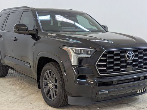 Used 2023 Toyota Sequoia Platinum image 7