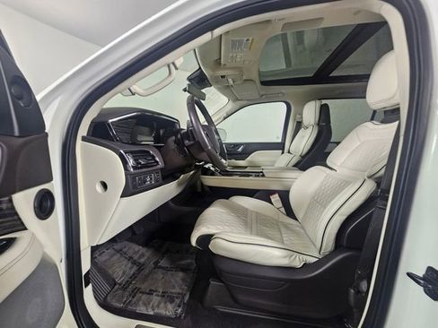 Used 2022 Lincoln Navigator Black Label image 24