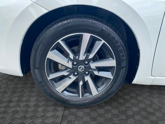Used 2025 Nissan Versa SV FWD image 31