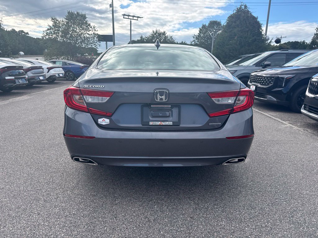 Used 2018 Honda Accord Touring image 4