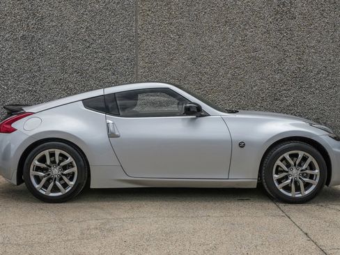 Used 2014 Nissan 370Z Coupe RWD image 6