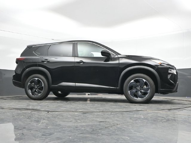 Used 2025 Nissan Rogue SV AWD/4WD image 43