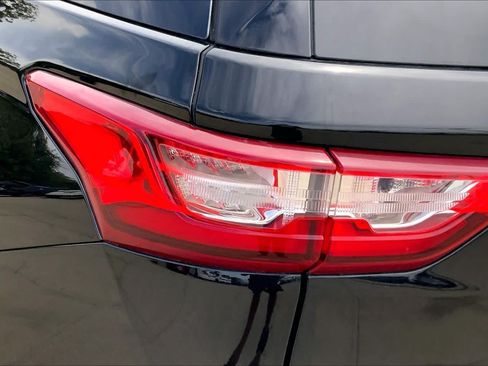 Used 2019 Chevrolet Traverse LT FWD image 28