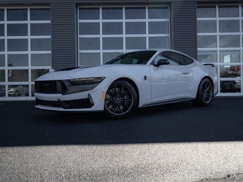 Used 2025 Ford Mustang Dark Horse RWD image 5