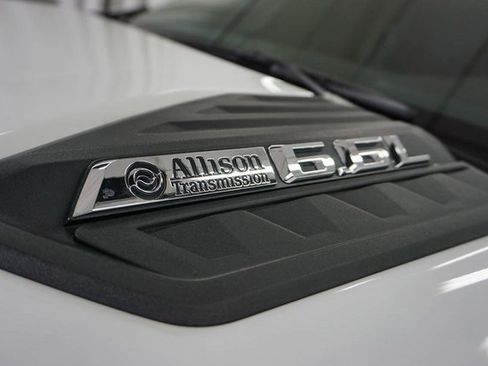 Used 2025 Chevrolet Silverado 3500 LT w/ Convenience Package image 4