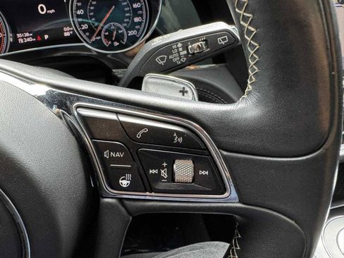 Used 2017 Bentley Bentayga image 23