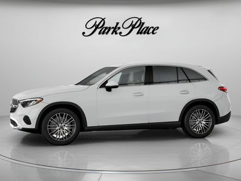 Used 2026 Mercedes-Benz GLC 300 image 7