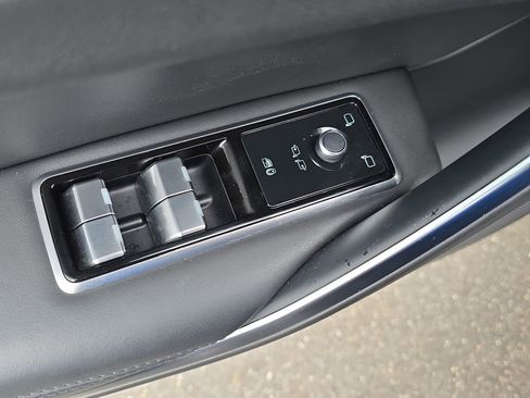 Used 2021 Jaguar F-PACE S image 28