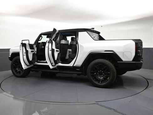 Certified 2025 GMC Hummer EV 2X AWD/4WD image 34