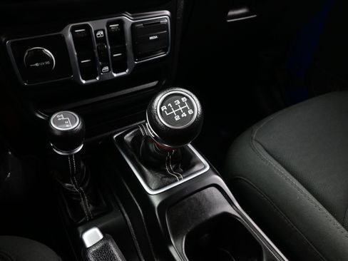 Used 2018 Jeep Wrangler Unlimited Sahara w/ Dual Top Group image 19