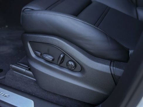Certified 2026 Porsche Cayenne Coupe AWD/4WD image 16