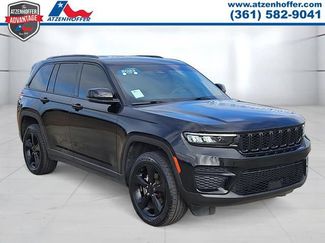 Used 2023 Jeep Grand Cherokee Altitude AWD/4WD video 1