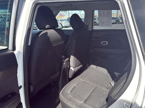 Used 2014 Kia Soul + image 19