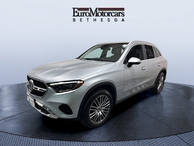 Used 2024 Mercedes-Benz GLC 300 4MATIC image 1