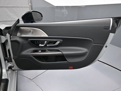 Used 2022 Mercedes-Benz SL 63 AMG 4MATIC image 26