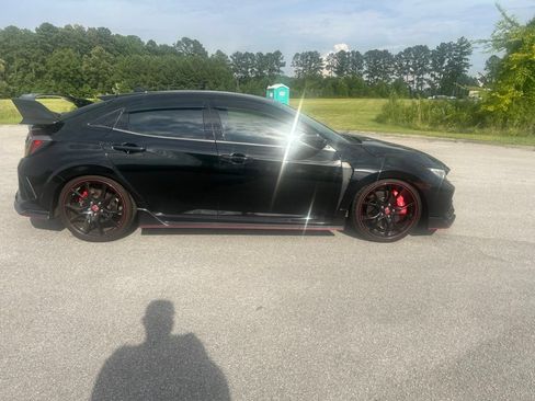 Used 2018 Honda Civic Type R image 7