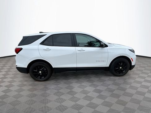 Used 2022 Chevrolet Equinox LS w/ LS Convenience Package image 4
