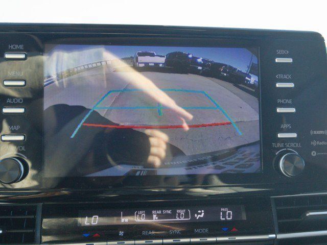 Used 2024 Toyota Sienna XLE FWD image 22