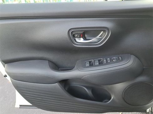 Certified 2023 Honda HR-V LX image 20