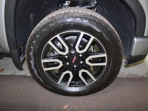 Used 2025 GMC Sierra 1500 AT4 w/ AT4 Premium Package image 19