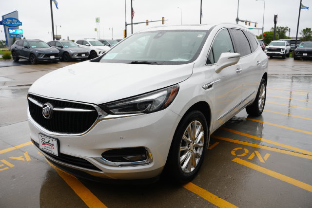 Used 2021 Buick Enclave Premium w/ Sun and Sites Package AWD/4WD image 32