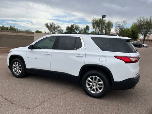 Used 2020 Chevrolet Traverse LT FWD image 3