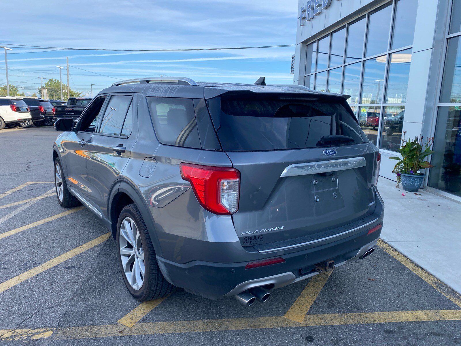 Used 2021 Ford Explorer Platinum w/ Equipment Group 601A AWD/4WD image 4