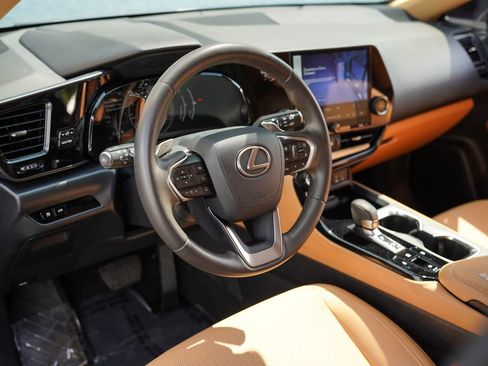 Used 2024 Lexus NX 250 FWD w/ Towing Package (2000 Lbs) image 20