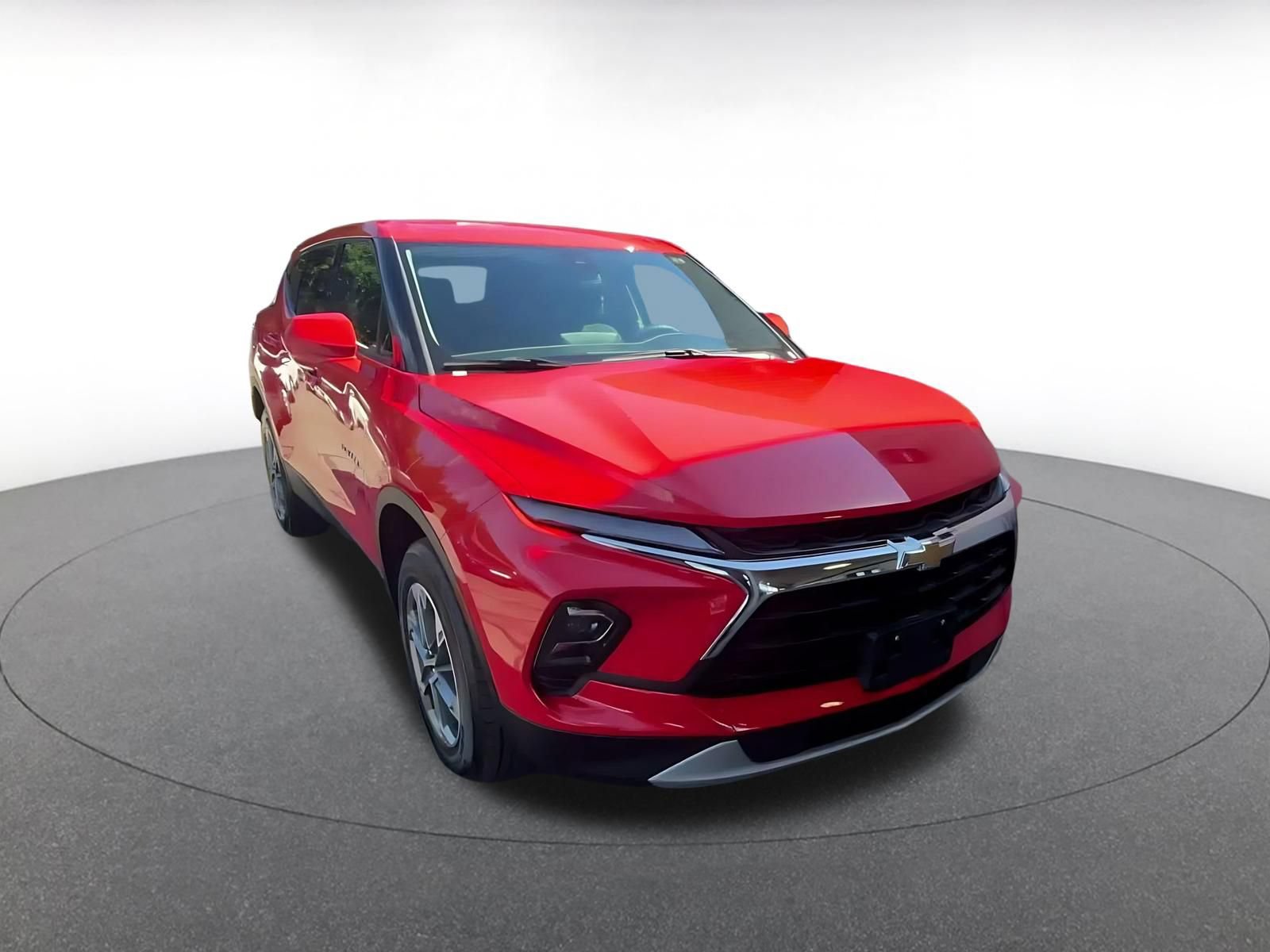 Used 2026 Chevrolet Blazer LT FWD image 3